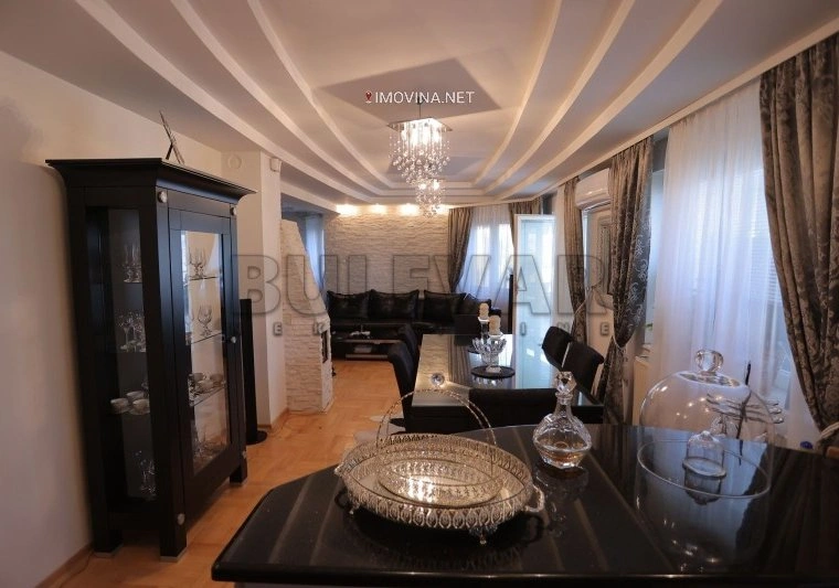 尼什(塞尔维亚)332 m² 带花园住宅