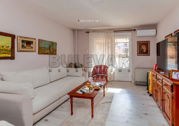 塞尔维亚·尼什 82 m² 复式,带露天停车位