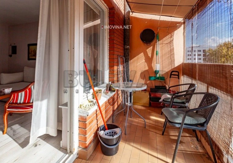 塞尔维亚·尼什 82 m² 复式,带露天停车位