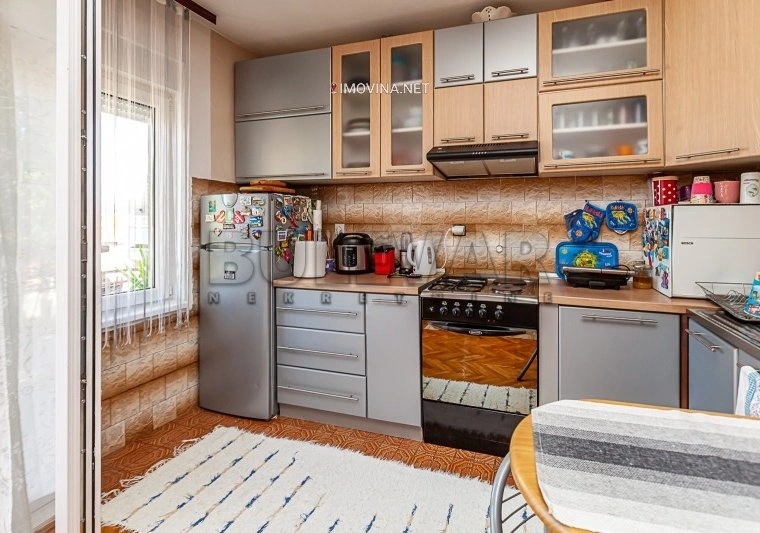 منزل بمساحة 186 م² مع مدفأة في نيش، صربيا