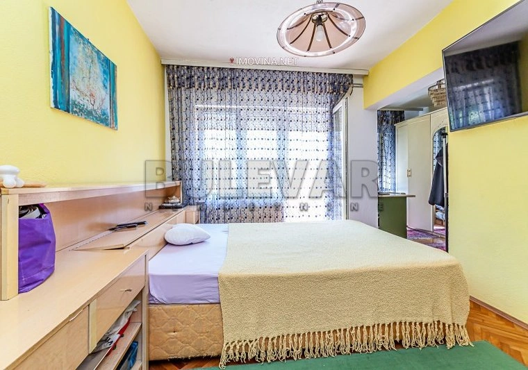 منزل بمساحة 186 م² مع مدفأة في نيش، صربيا