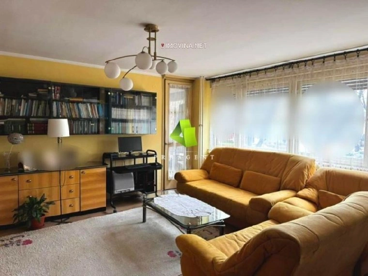 निश, सर्बिया में टैरस के साथ 83 m² का अपार्टमेंट