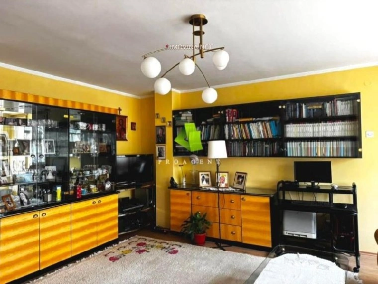 निश, सर्बिया में टैरस के साथ 83 m² का अपार्टमेंट