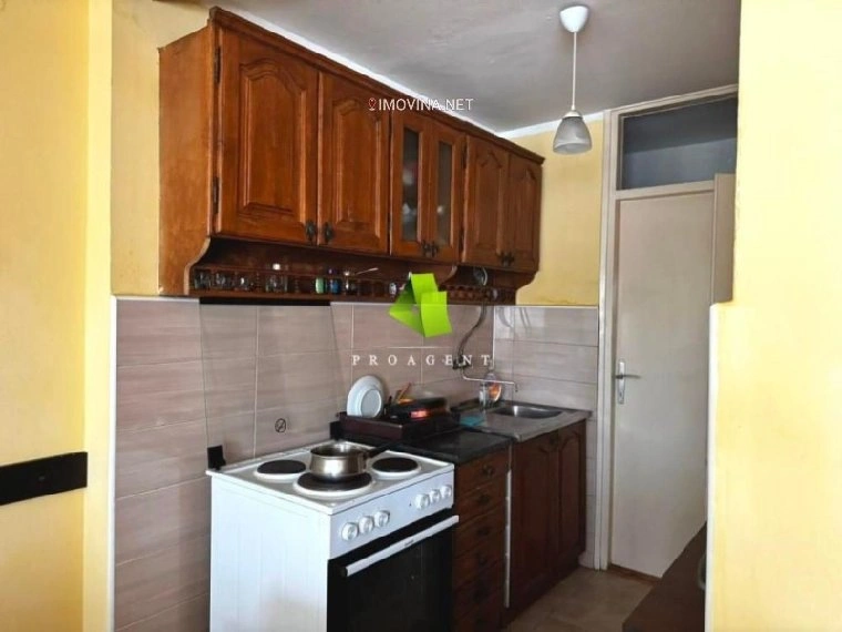 निश, सर्बिया में टैरस के साथ 83 m² का अपार्टमेंट