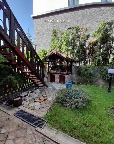 Дом с четырьмя спальнями и гаражом в Златиборе, Сербия