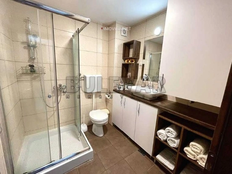 Apartamento de 1 quarto com estacionamento em Zlatibor, Sérvia