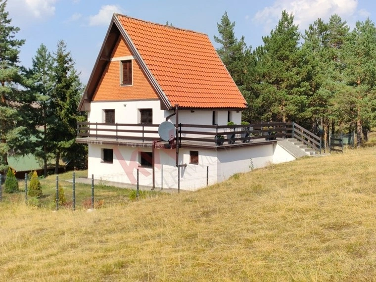 ज़्लाटिबोर, सर्बिया में पहाड़ का नज़ारा वाला 4‑बेडरूम घर