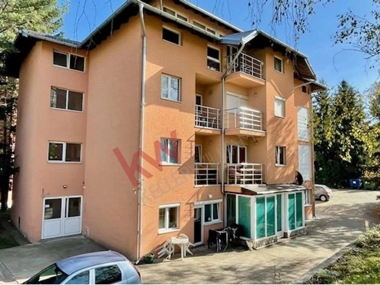 Apartment 82 m2 with open parking space in Zlatibor, Serbia