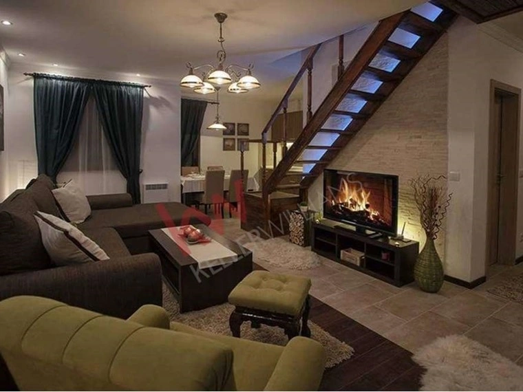 دوبلکس یکخوابه با جکوزی در زلاتیبور، صربستان