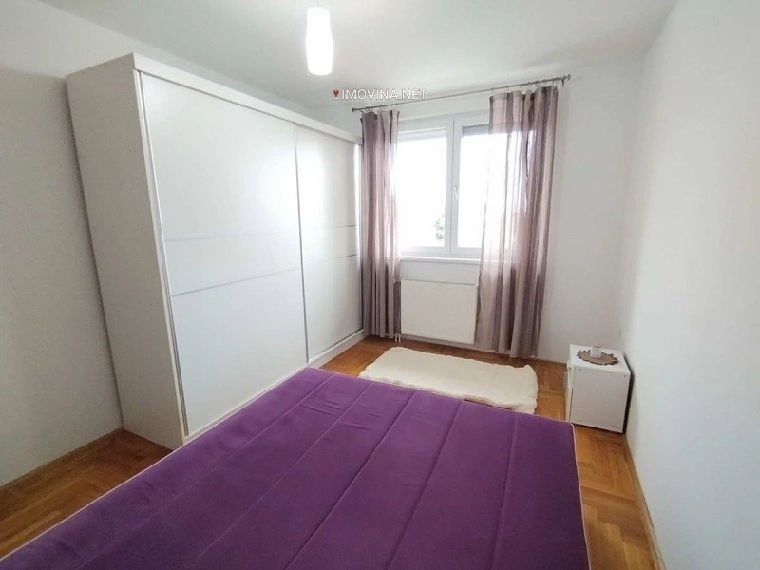 ज़्रेनजानिन, सर्बिया में लिफ्ट वाला 1-बेडरूम अपार्टमेंट