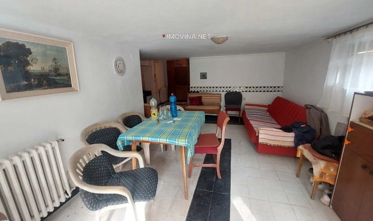 塞尔维亚 Zrenjanin 190 m2 带车库的房屋