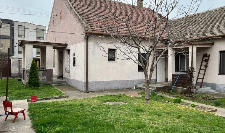 منزل بمساحة 139 m2 مع مرأب في Zrenjanin، صربيا