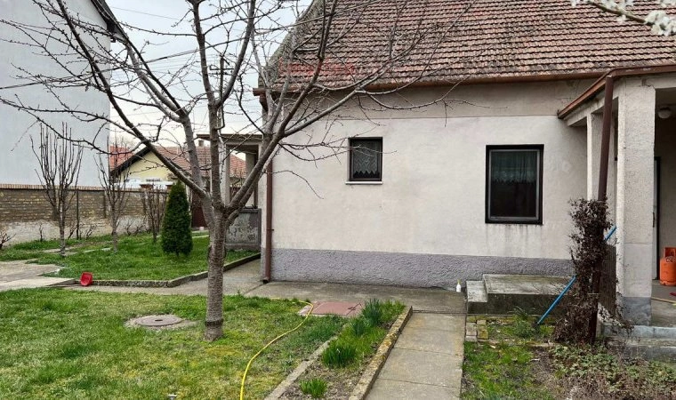 Zrenjanin, Serbia में गैराज वाला 3-बेडरूम घर