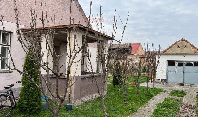 منزل بمساحة 139 m2 مع مرأب في Zrenjanin، صربيا