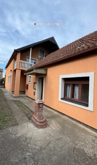 ज़्रेनजानिन, सर्बिया — फर्नीचर सहित 5-बेडरूम घर