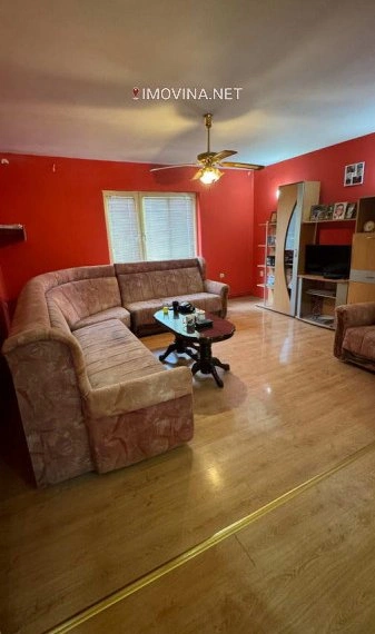 ज़्रेनजानिन, सर्बिया — फर्नीचर सहित 5-बेडरूम घर