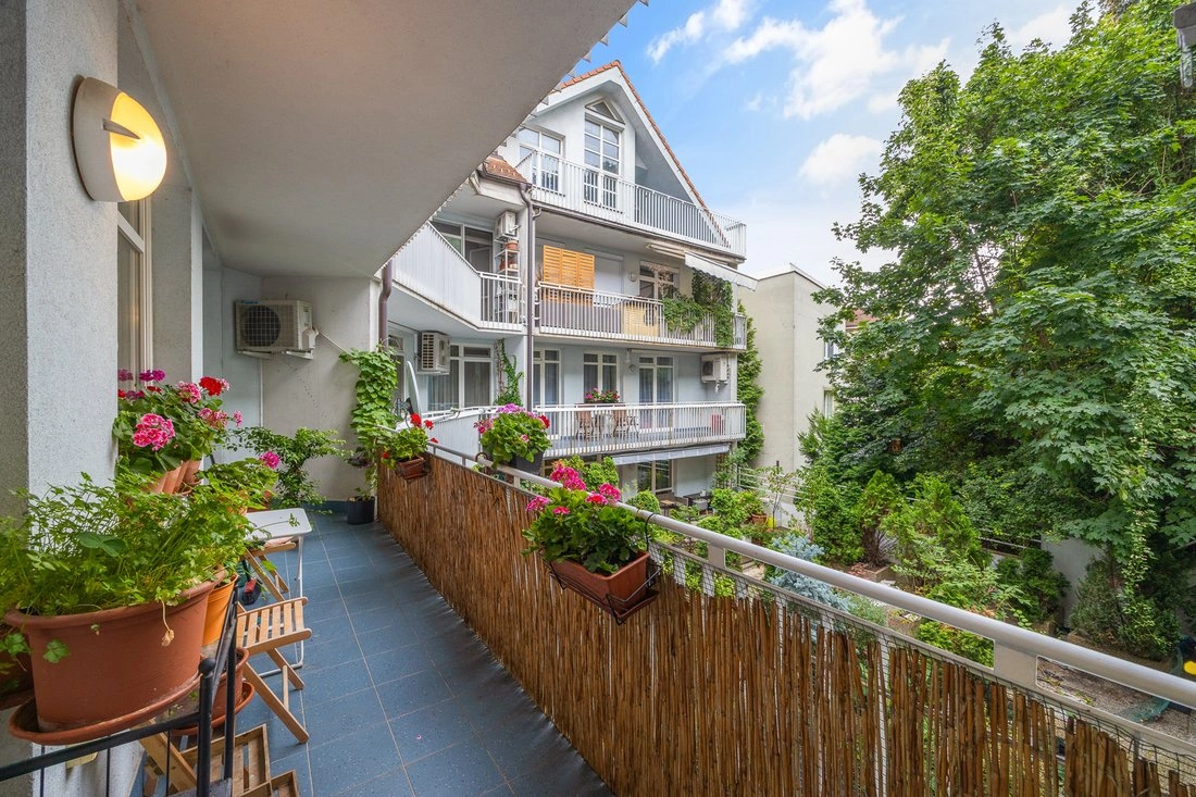 布拉迪斯拉发带电梯的3+1公寓