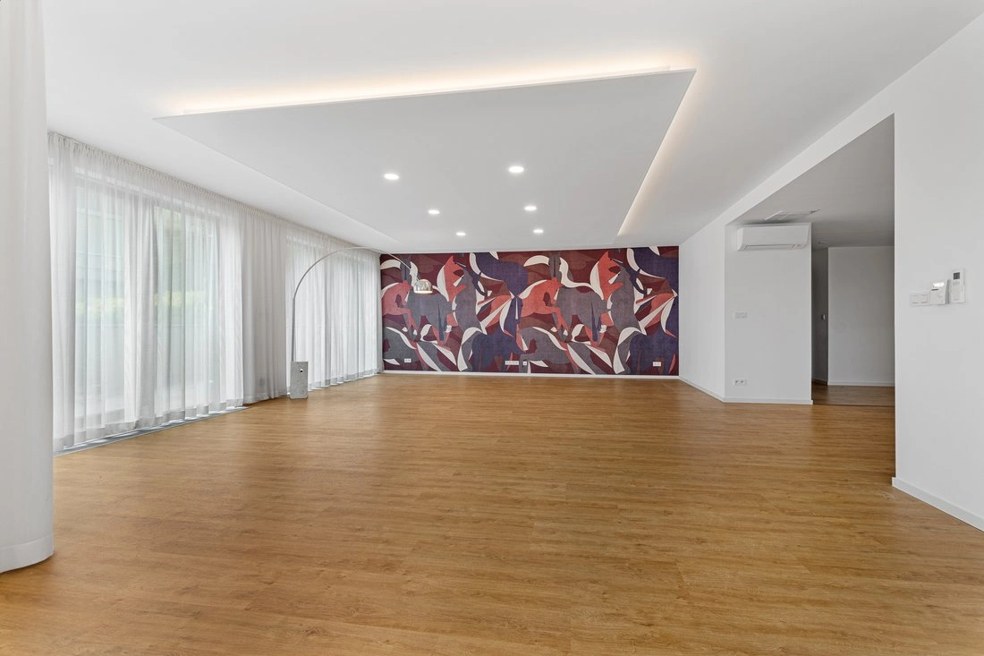 شقة بمساحة 380 m2 مع كراج في براتيسلافا، سلوفاكيا