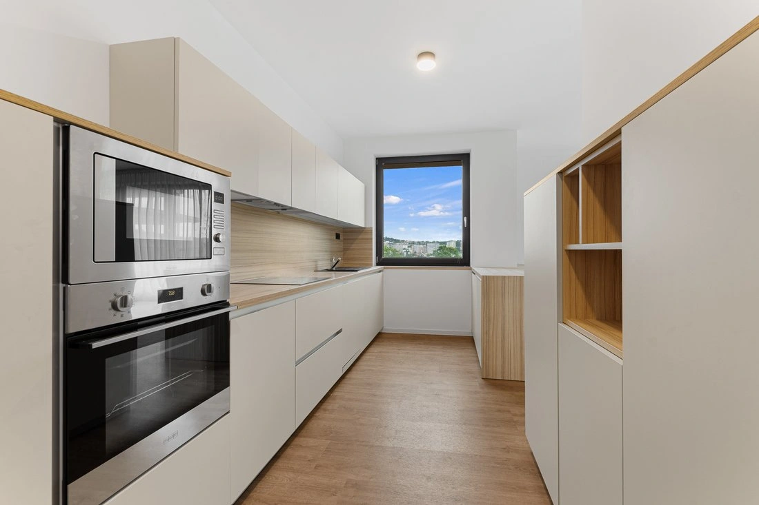 شقة بمساحة 380 m2 مع كراج في براتيسلافا، سلوفاكيا