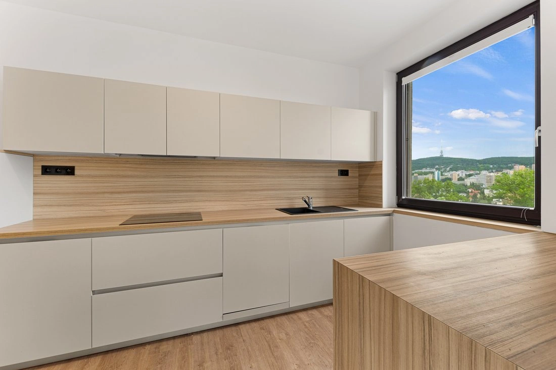 شقة بمساحة 380 m2 مع كراج في براتيسلافا، سلوفاكيا