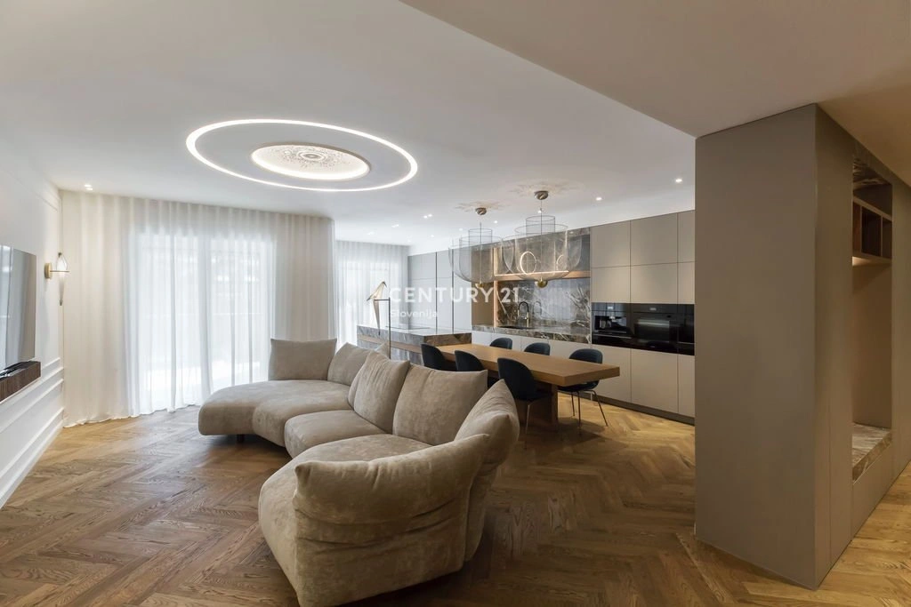 ल्यूब्लियाना, स्लोवेनिया में 120 m2 का अपार्टमेंट