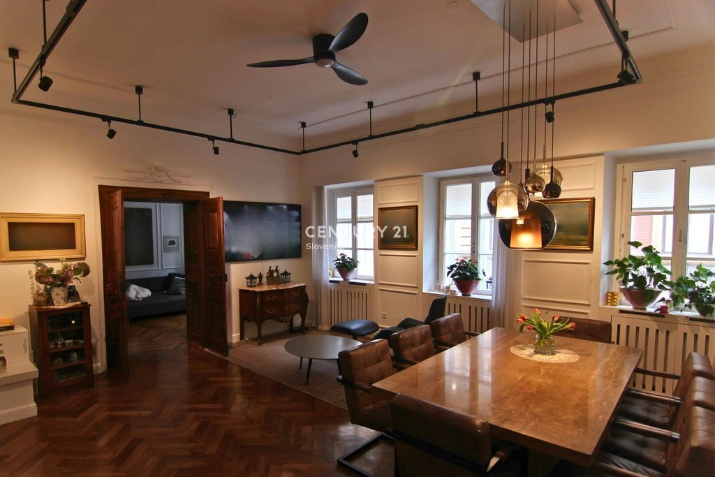 Apartamento com 3 quartos em Liubliana, Eslovênia