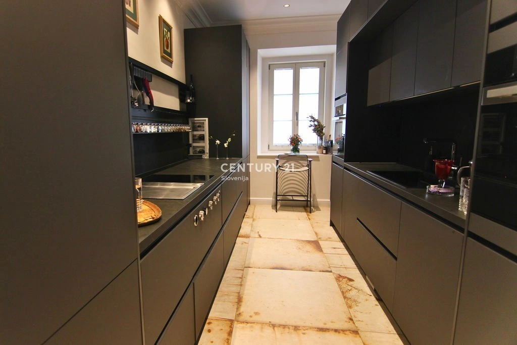 Apartamento com 3 quartos em Liubliana, Eslovênia