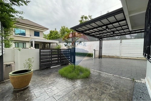 House 3+1 with parking in Samut Prakan, Thailand