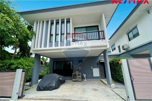 House 9+1 with sea view in Samut Prakan, Thailand