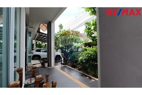 Spacious House 219 m² in Samut Prakan, Thailand