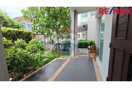 Spacious House 219 m² in Samut Prakan, Thailand