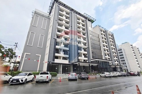 Apartment 1+1 with elevator in Samut Prakan, Thailand