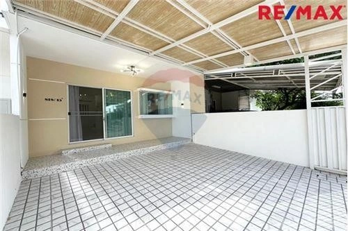 House 3+1 with near sea in Samut Prakan, Thailand