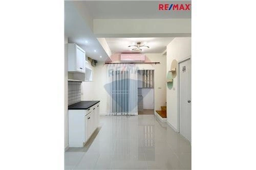 House 3+1 with near sea in Samut Prakan, Thailand