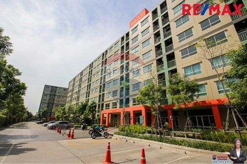 Apartment 3+1 with open parking space in Samut Prakan, Thailand