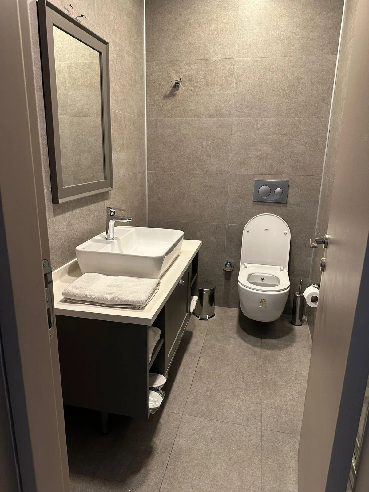 Luminoso apartamento de 1 dormitorio en Estambul, Turquía