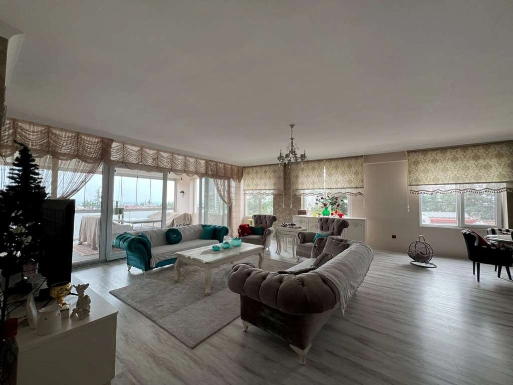 Trabzon, Turkey में विशाल 4-बेडरूम अपार्टमेंट