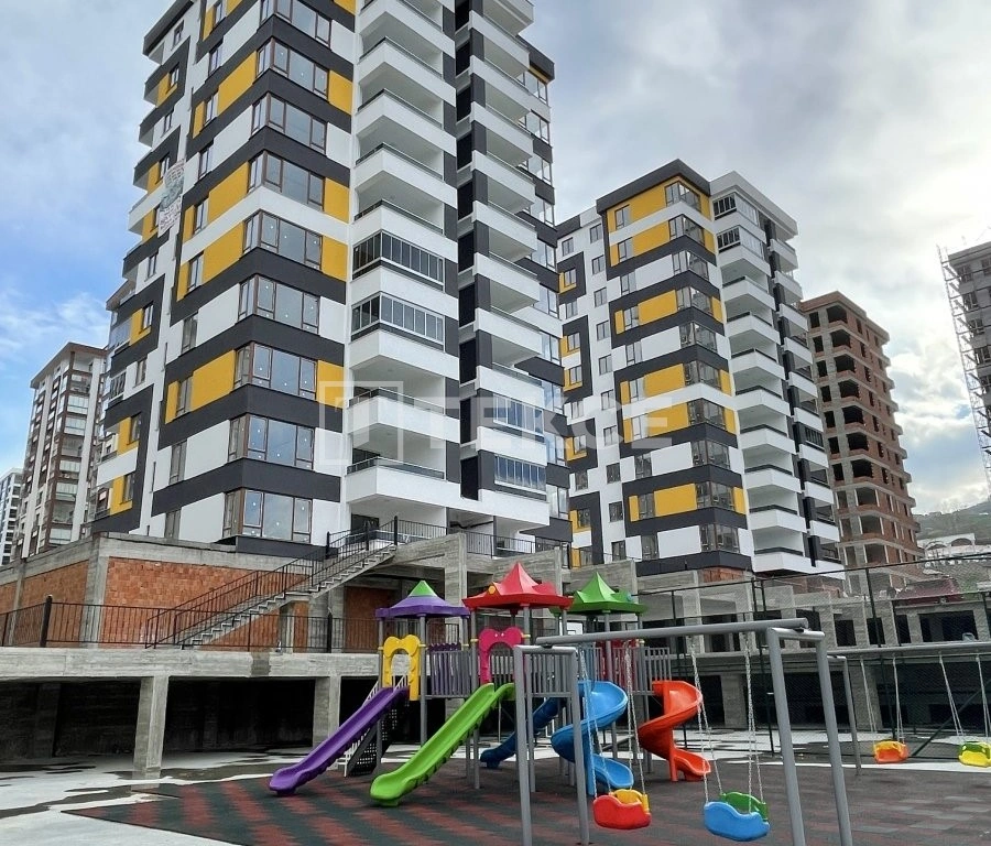 ट्राबज़ोन, तुर्की में विशाल 4-बेडरूम अपार्टमेंट