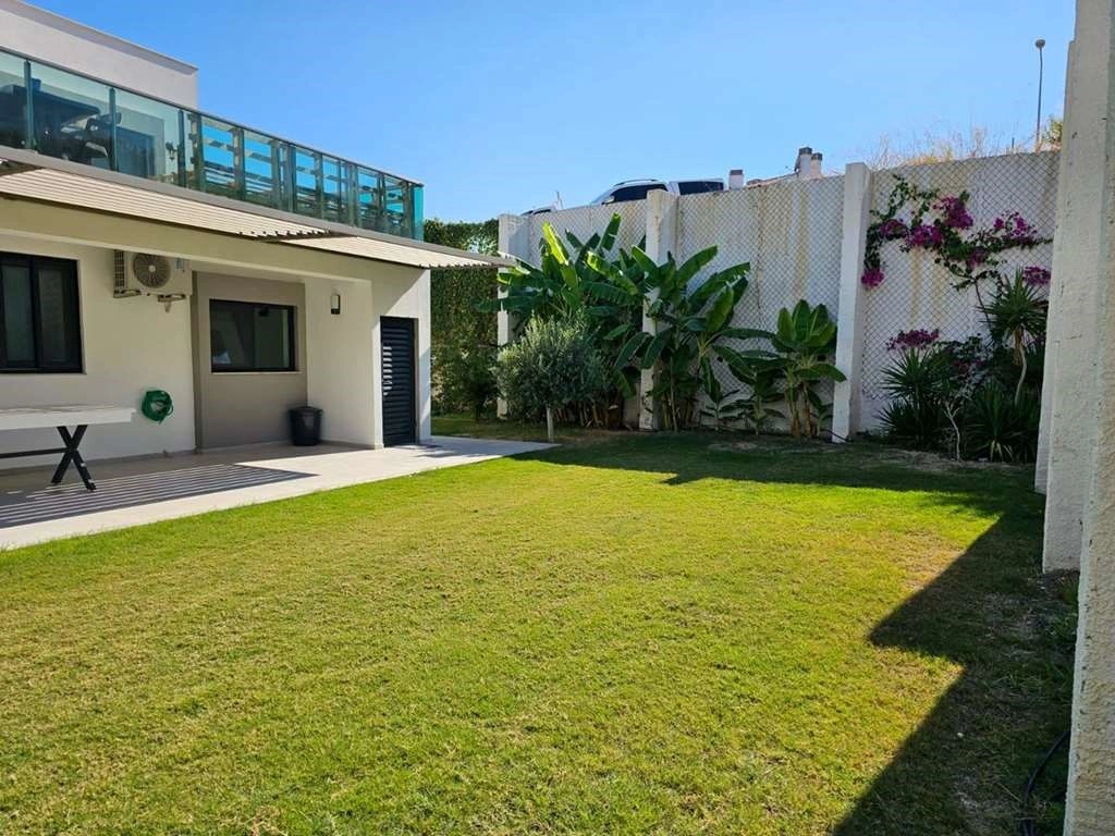 चेशमे, तुर्की में आरामदायक 3-बेडरूम अपार्टमेंट