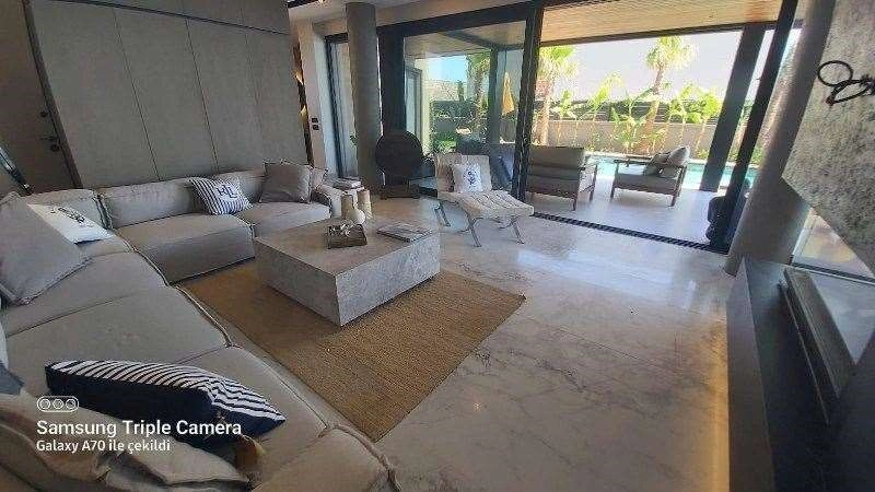 土耳其切什梅宽敞6卧别墅