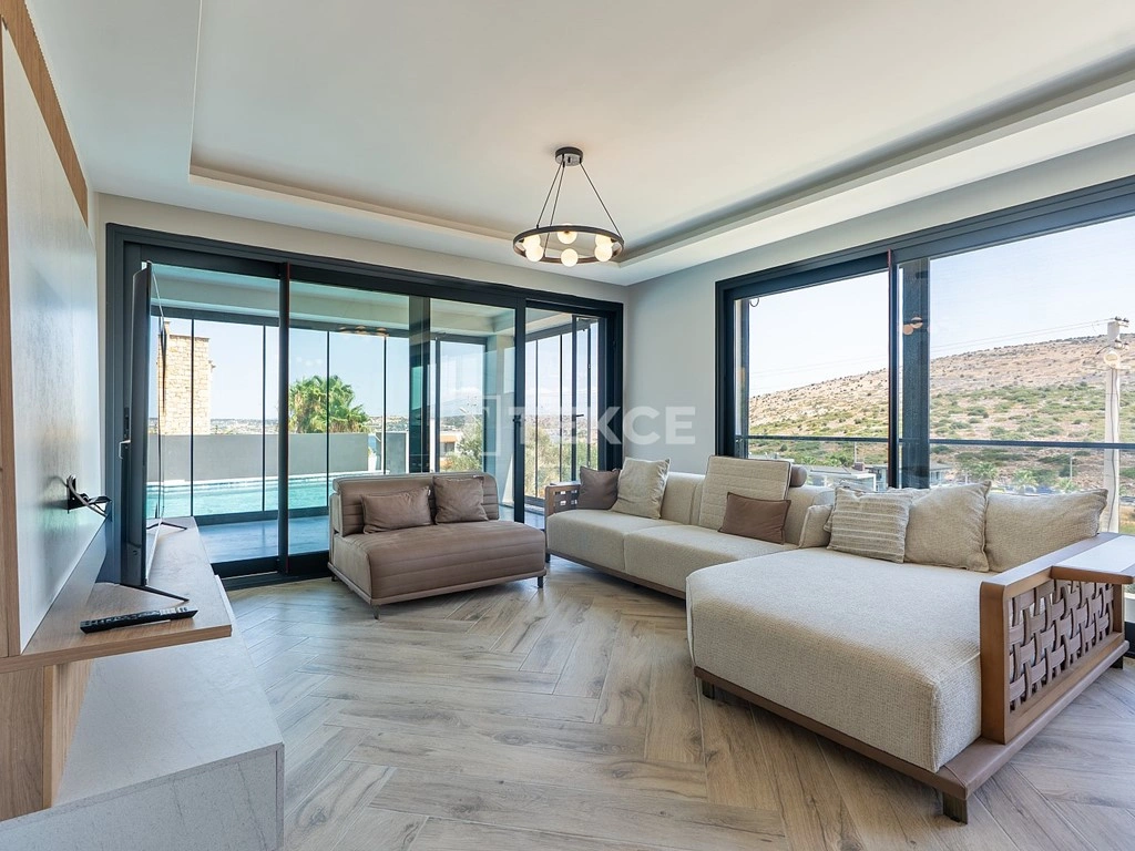 فيلا فسيحة من 5 غرف نوم في تشيشمي، تركيا