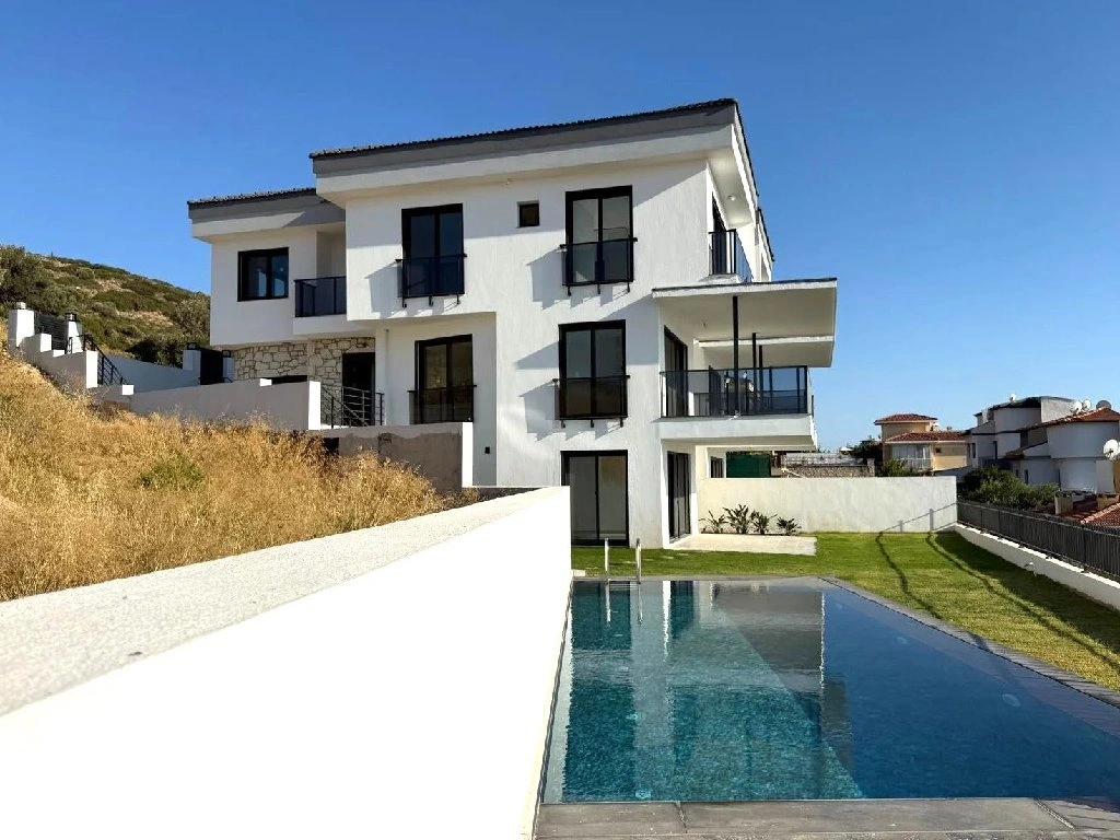 Spaziosa villa con 6 camere da letto a Cesme, Turchia