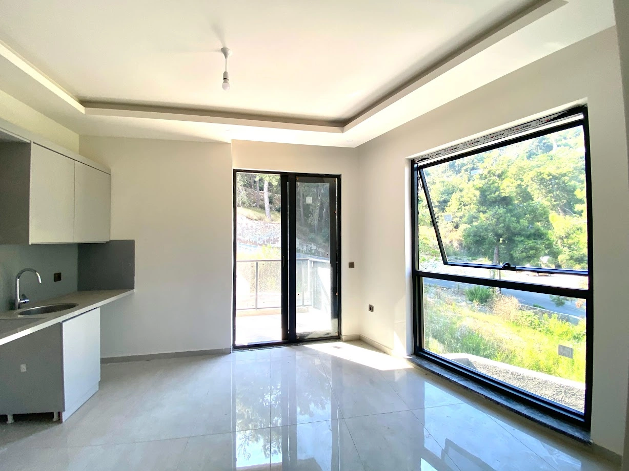 अलान्या में सुंदर नज़र वाला 1+1 अपार्टमेंट