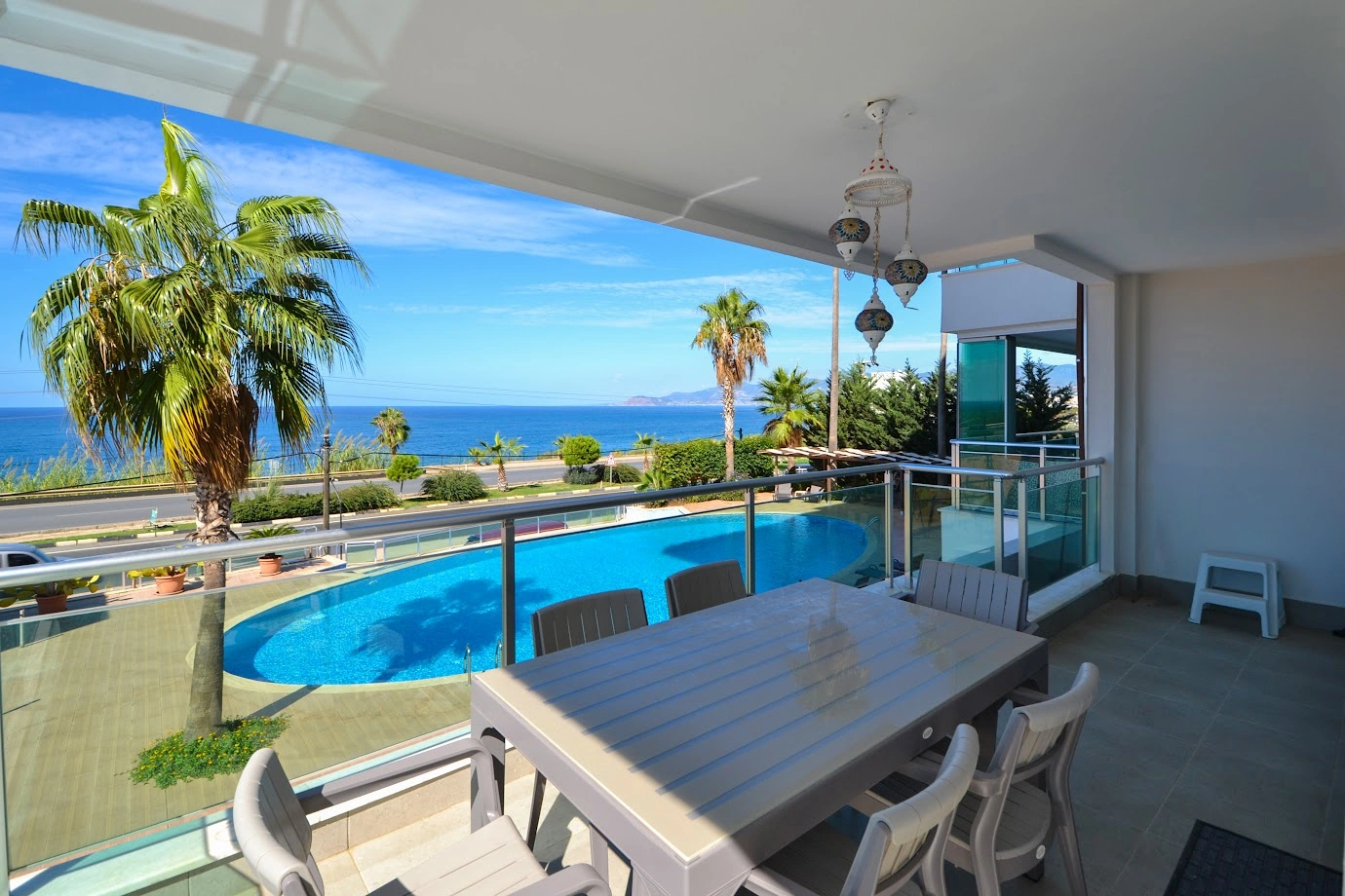 अलान्या में समुद्र के नज़ारे वाला 2-बेडरूम अपार्टमेंट