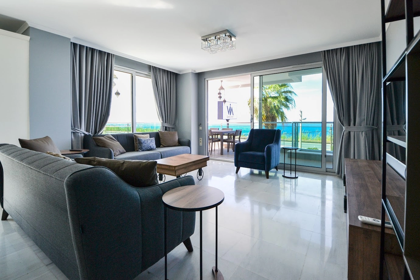 अलान्या में समुद्र के नज़ारे वाला 2-बेडरूम अपार्टमेंट