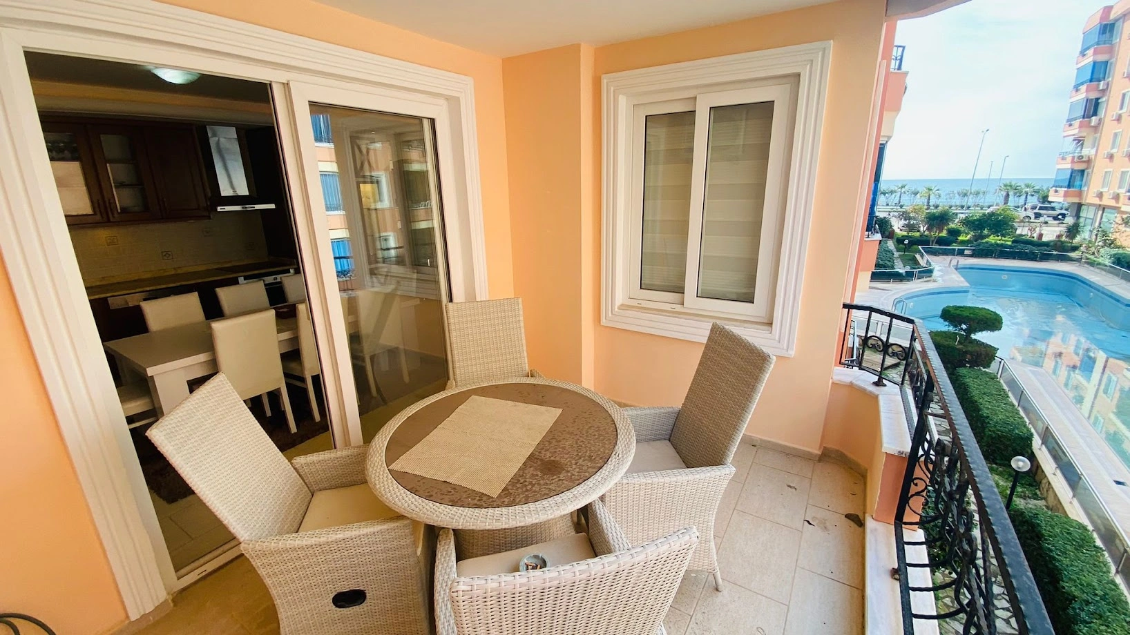 अलान्या, टर्की में बालकनी सहित 2-बेडरूम अपार्टमेंट