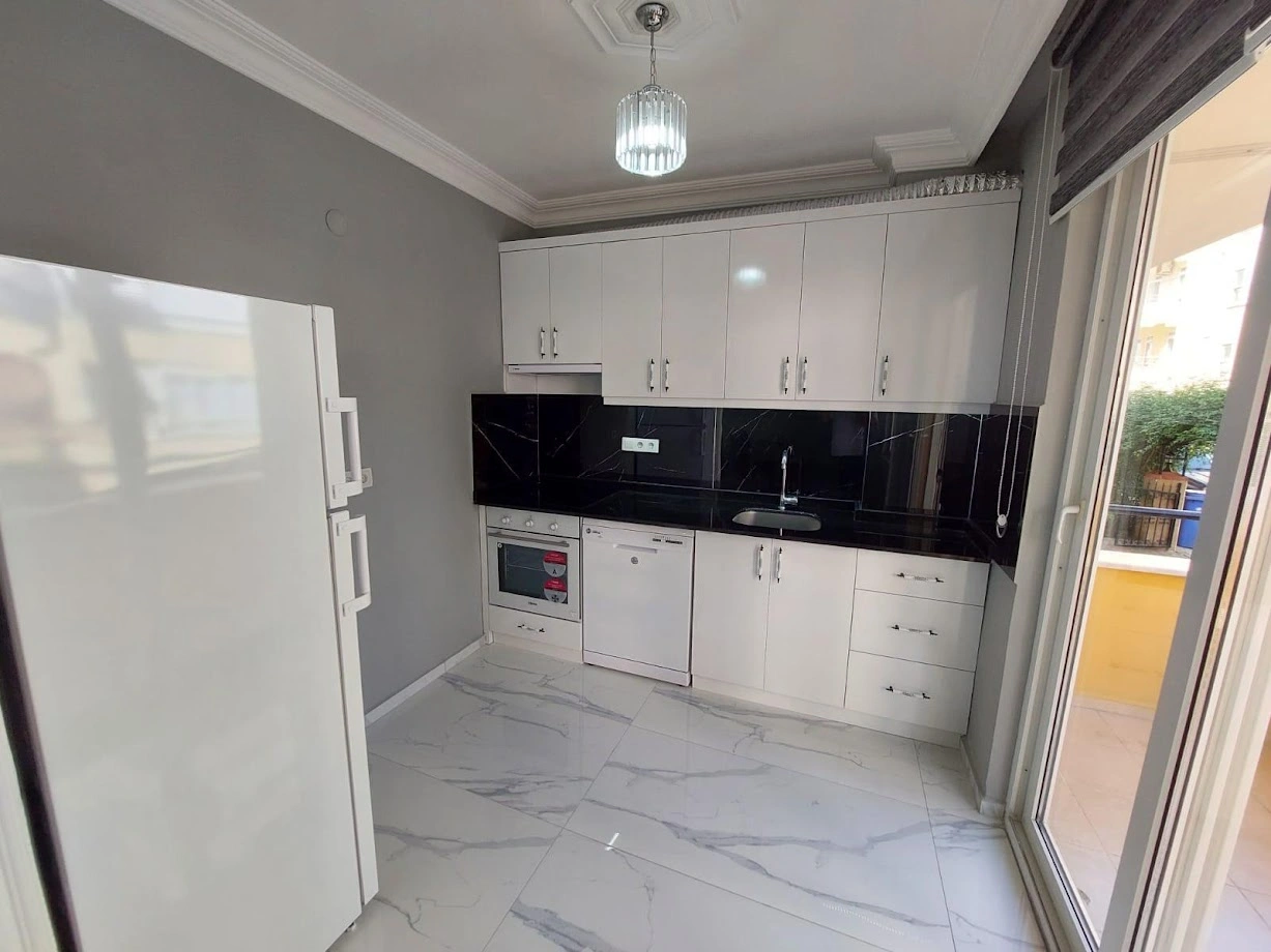 अलान्या, तुर्की में मुफ्त पार्किंग वाला 2+1 अपार्टमेंट