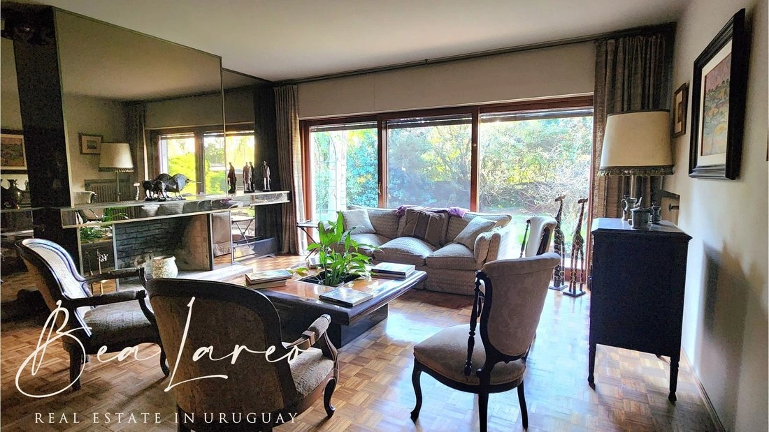 Casa 4+1 con chimenea en Montevideo, Uruguay