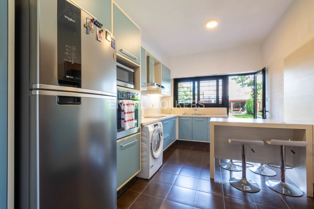 乌拉圭蒙得维的亚:4+1 户型,带露天泳池