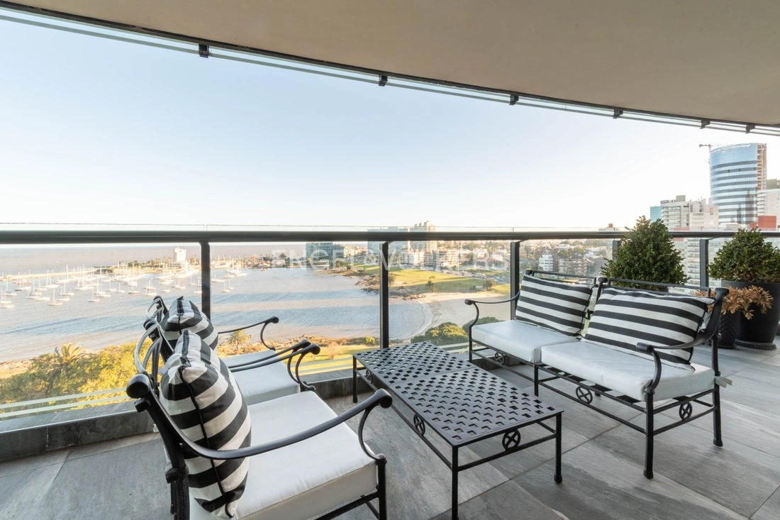 Apartment 3+1 with ocean view in Montevideo, Uruguay